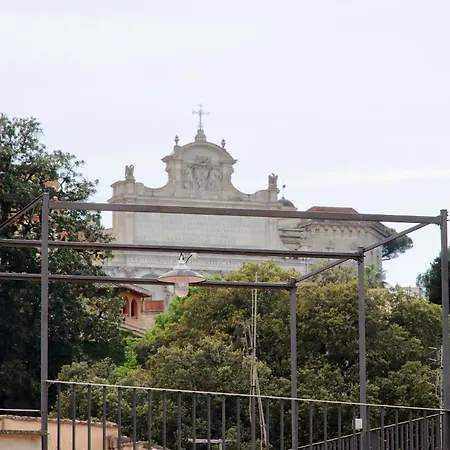 ホームステイ Magic Trastevere On Roof Terrace ローマ