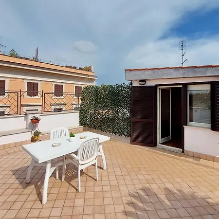 Homestay Magic Trastevere On Roof Terrace Rome