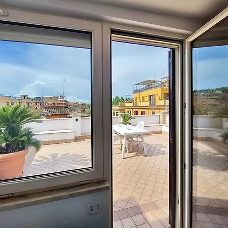 Magic Trastevere On Roof Terrace Homestay *