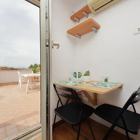 홈스테이 Magic Trastevere On Roof Terrace *